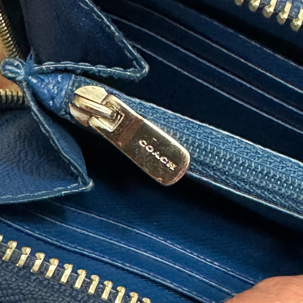 HTF COLOR COACH ACCORDION ZIP WALLET - Picture 13 of 13